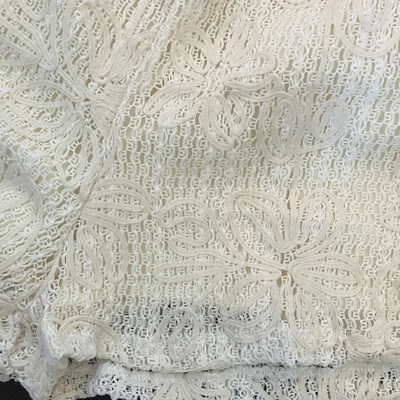 Lace Two-Piece Set in Cream - Picture 11 of 12